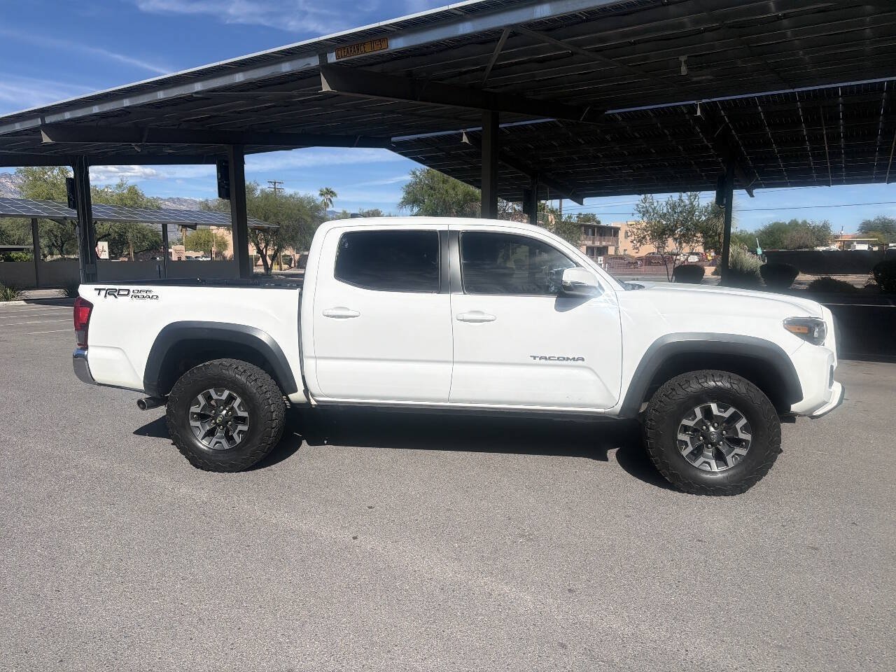 Used 2016 Toyota Tacoma TRD Off-Road w/ Towing Package RWD image 11