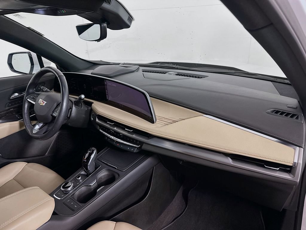 Used 2024 Cadillac XT4 Premium Luxury w/ Technology Package image 30
