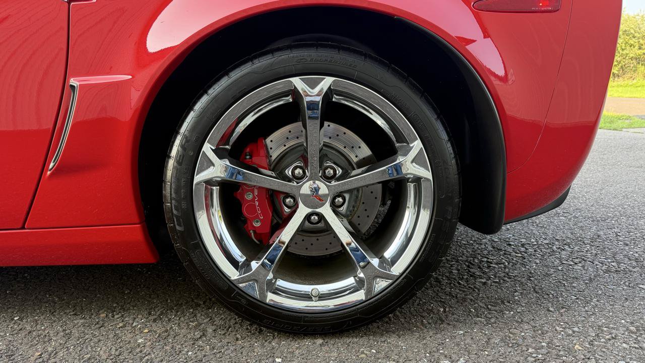 Used 2013 Chevrolet Corvette Grand Sport w/ 2LT Preferred Equipment Group RWD image 69