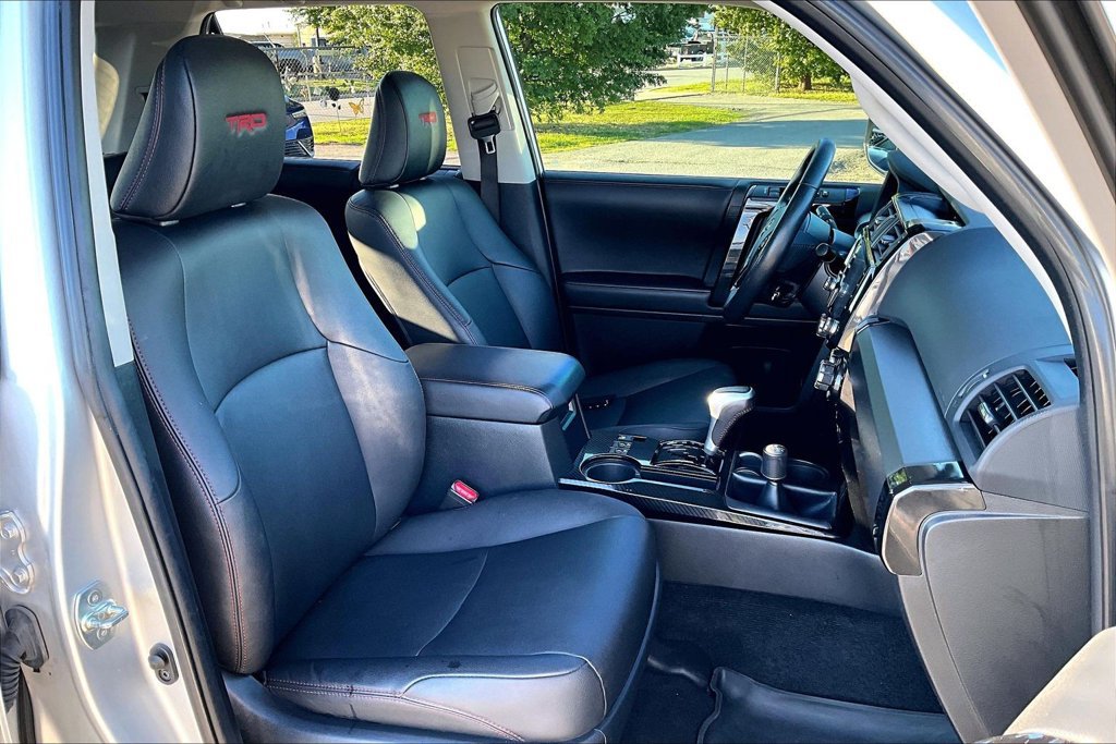Used 2023 Toyota 4Runner TRD Off-Road Premium w/ Off Road Premium Plus Package AWD/4WD image 9