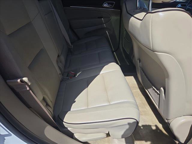 Used 2016 Jeep Grand Cherokee Overland w/ Advanced Technology Group AWD/4WD image 22