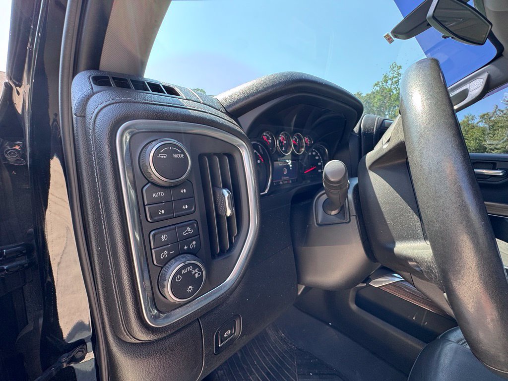 Used 2020 Chevrolet Silverado 1500 LT Trail Boss w/ Midnight Edition AWD/4WD image 25