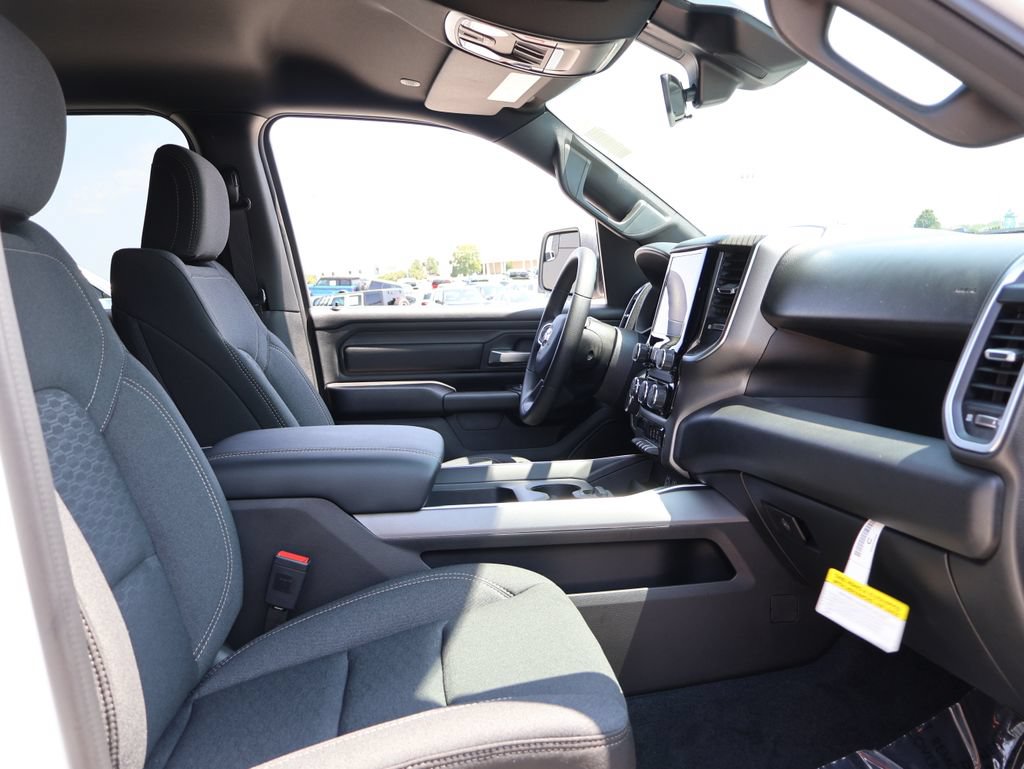 New 2026 RAM 1500 Express AWD/4WD image 33