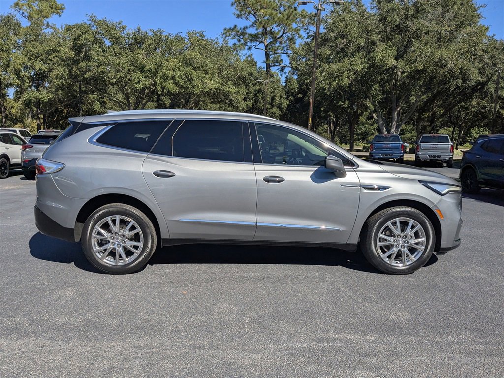 Used 2023 Buick Enclave Essence w/ Experience Buick Package image 3