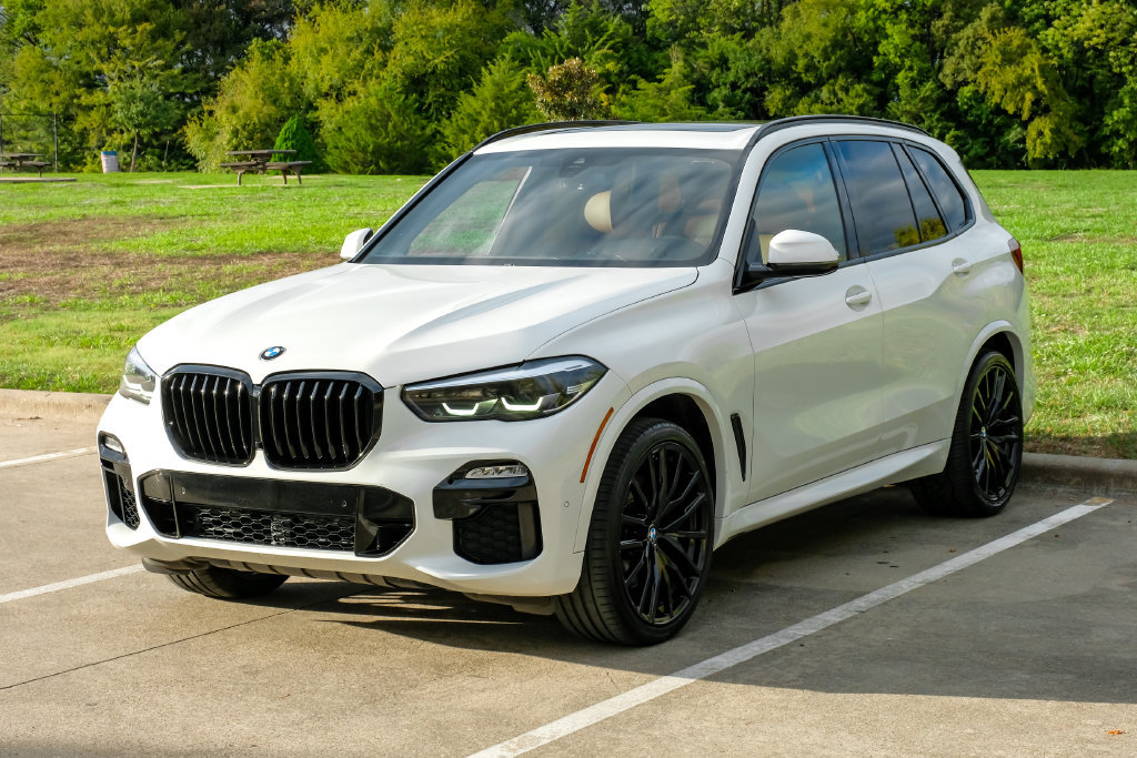 Used 2021 BMW X5 sDrive40i w/ M Sport Package RWD image 3