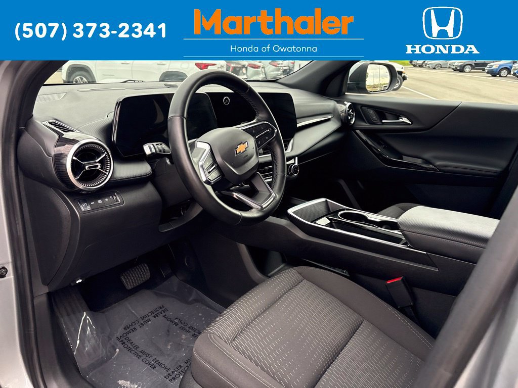 Used 2025 Chevrolet Equinox LT AWD/4WD image 11