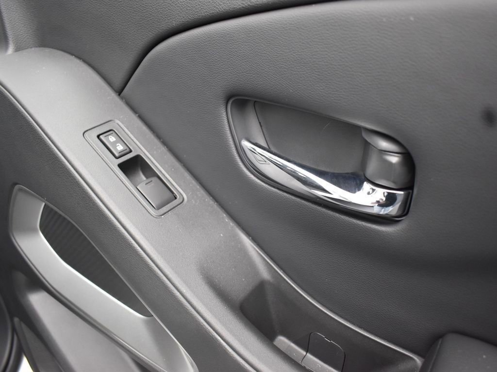 Used 2025 Nissan Frontier SV w/ Tow Package image 23