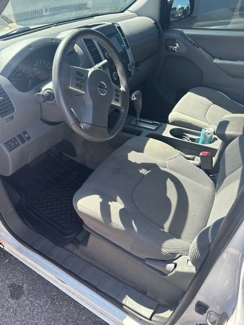 Used 2016 Nissan Frontier SV w/ SV Value Truck Package RWD image 2
