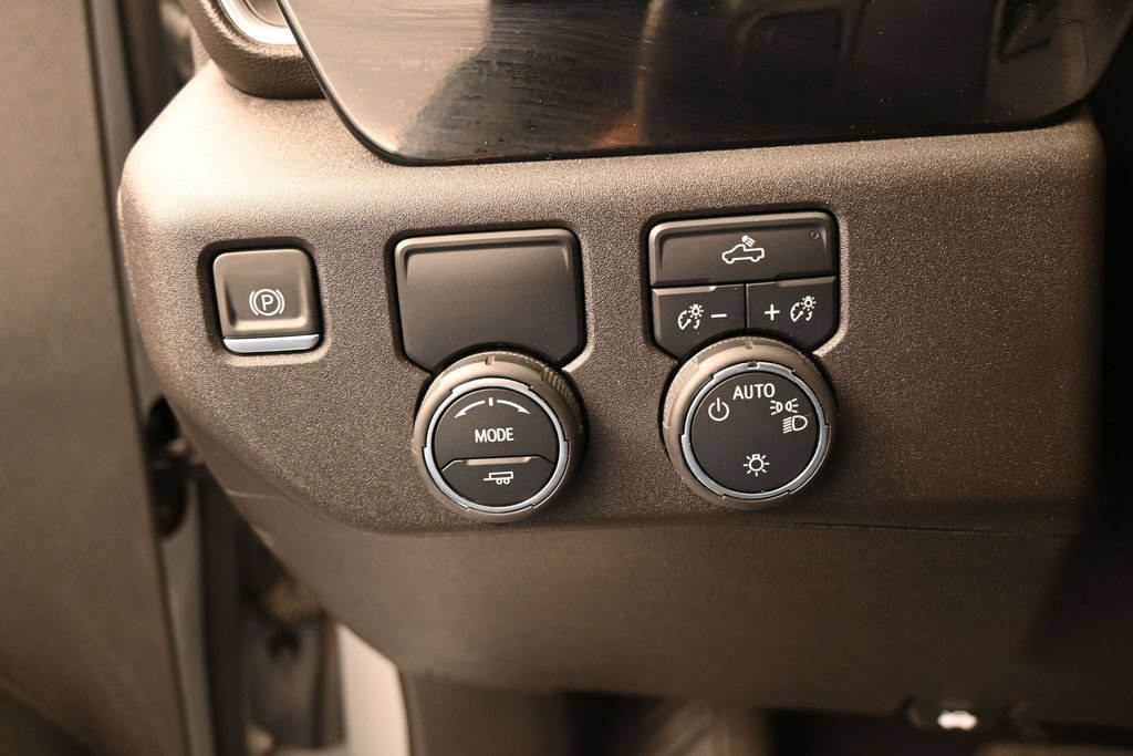 Used 2024 Chevrolet Silverado 1500 LT RWD image 31