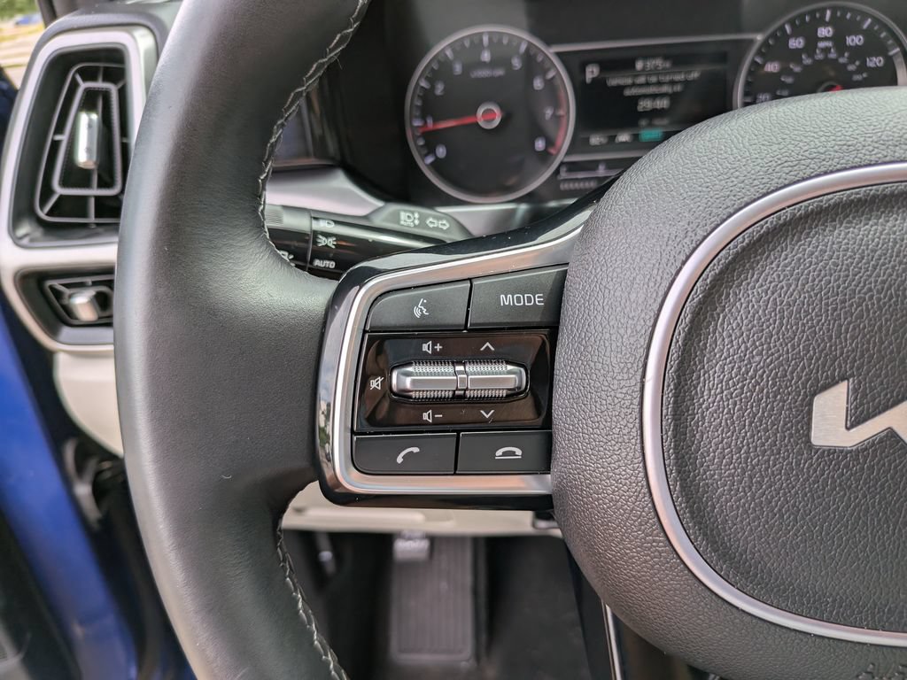 Certified 2023 Kia Sorento S FWD image 30