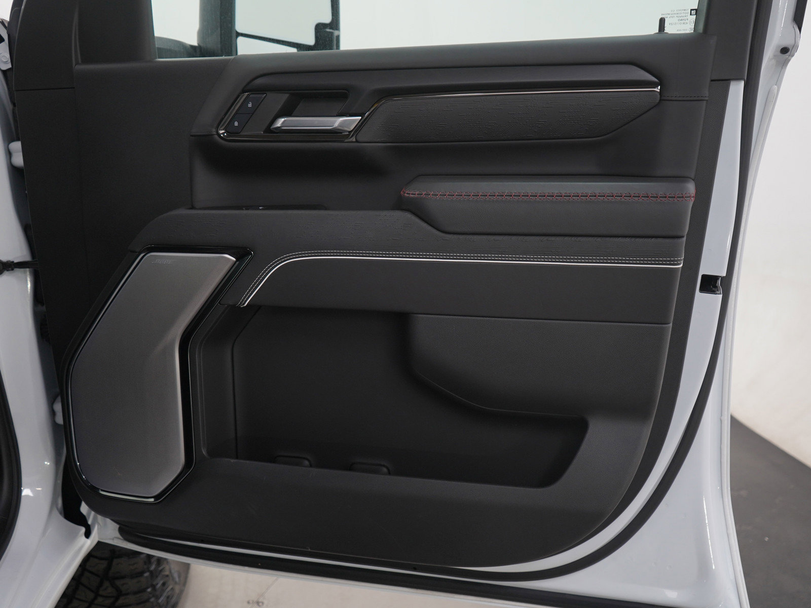 Used 2024 GMC Sierra 2500 AT4X image 12