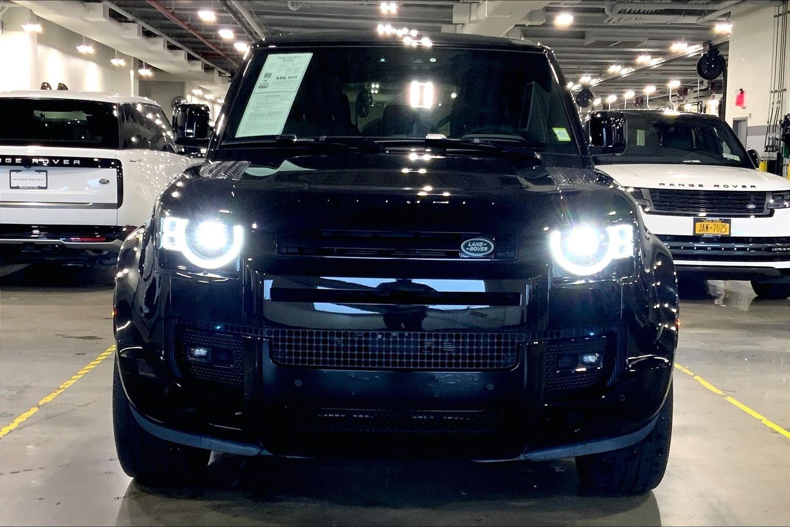 Certified 2025 Land Rover Defender 110 X-Dynamic SE AWD/4WD image 3
