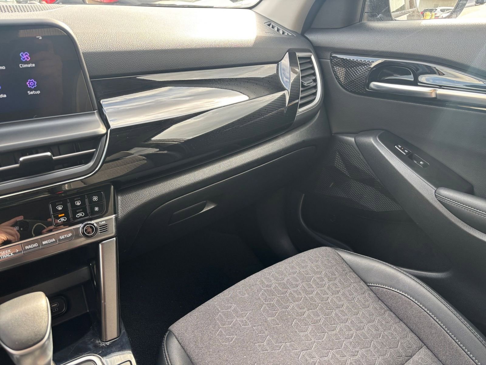 Used 2025 Kia Seltos S image 36