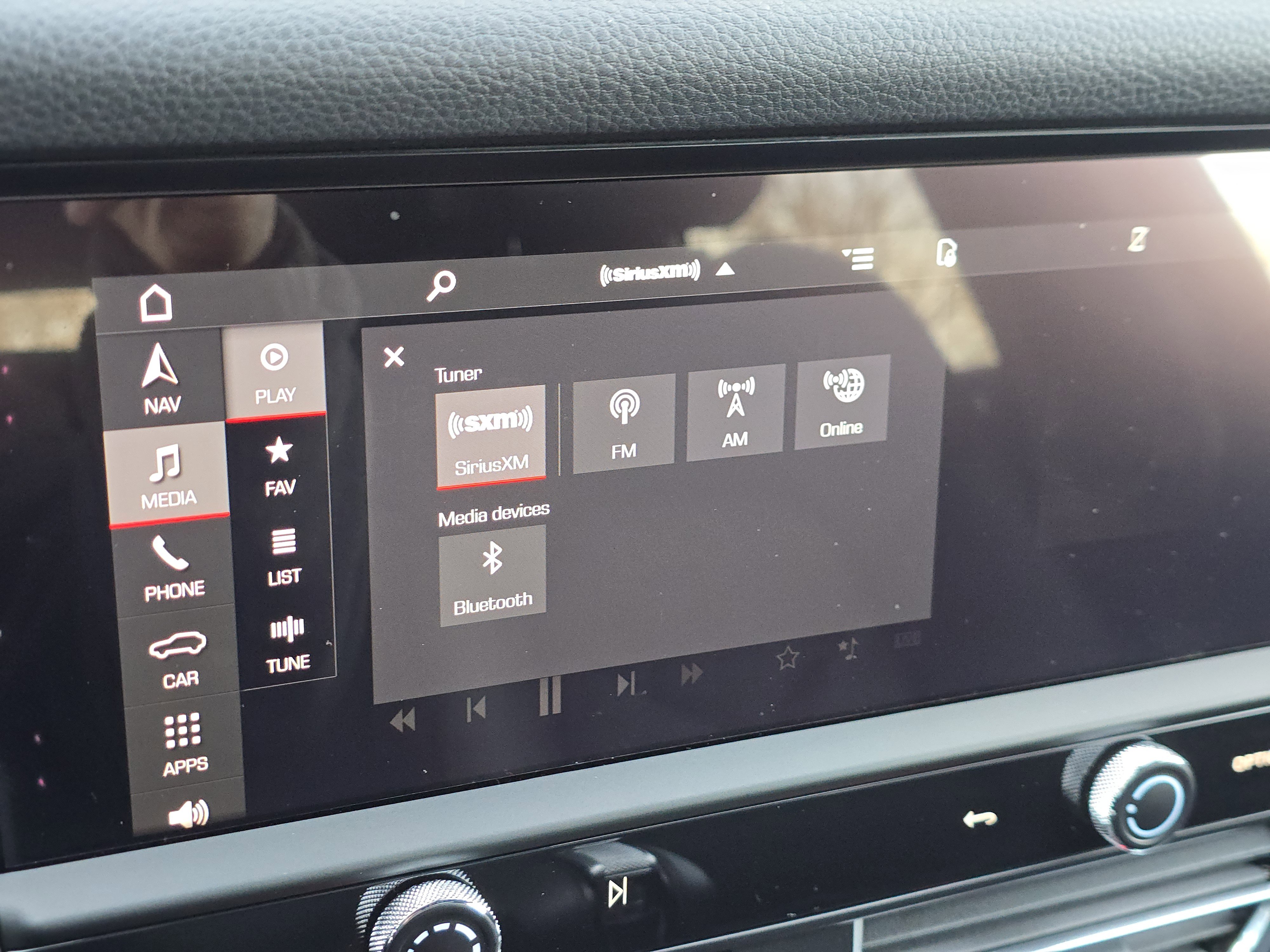 Certified 2025 Porsche Macan image 22