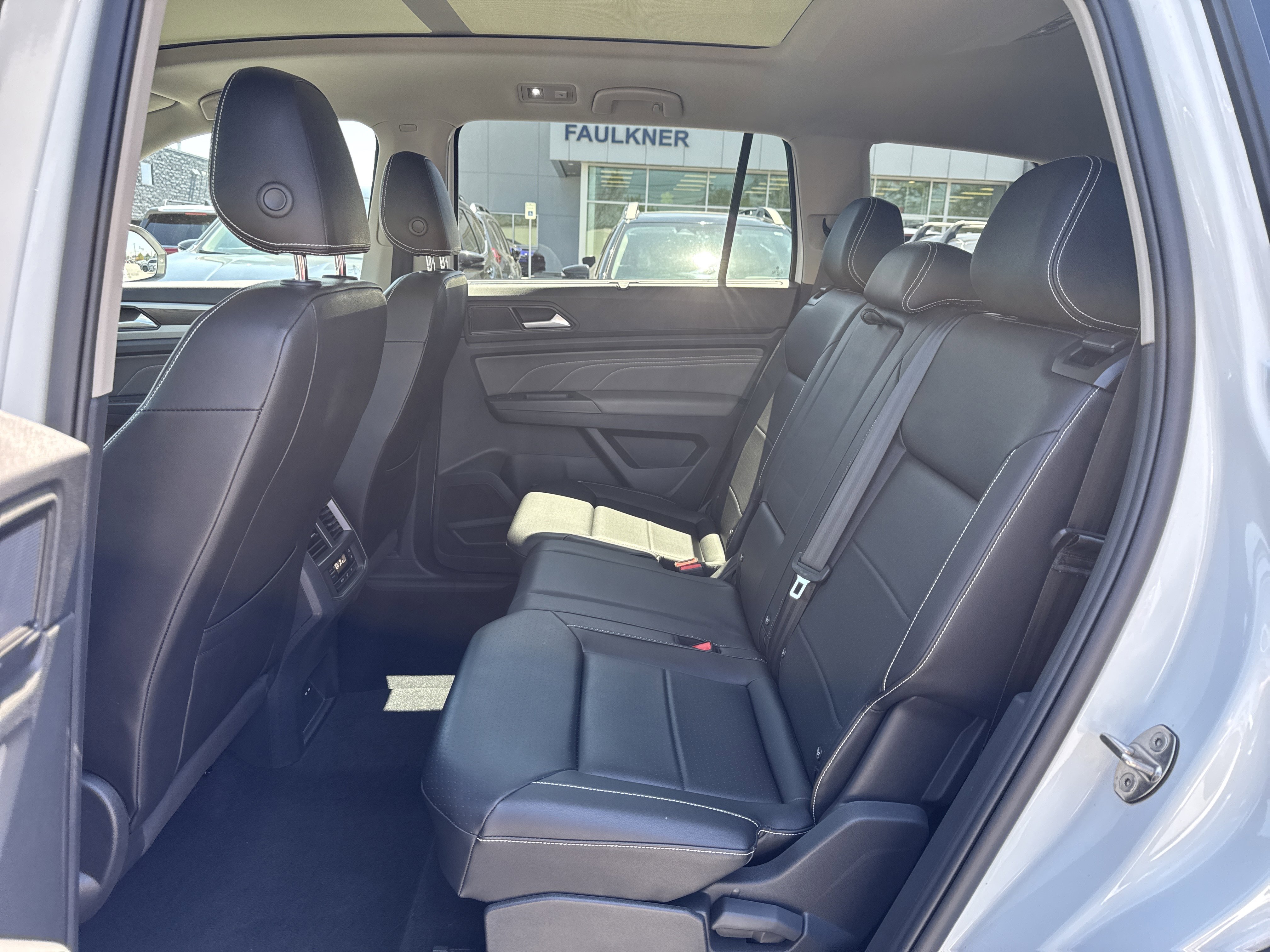 Used 2023 Volkswagen Atlas SE w/ Panoramic Sunroof Package image 21