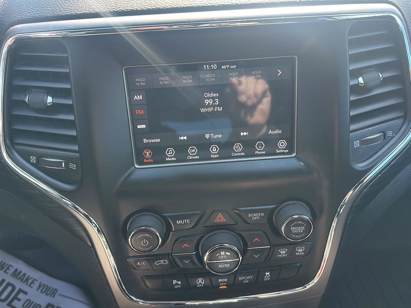 Used 2019 Jeep Grand Cherokee Laredo image 18