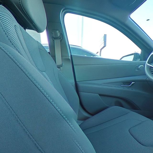 Used 2023 Hyundai Elantra SE FWD image 18