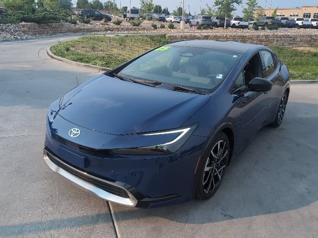 Used 2025 Toyota Prius Plug-In Hybrid FWD image 3