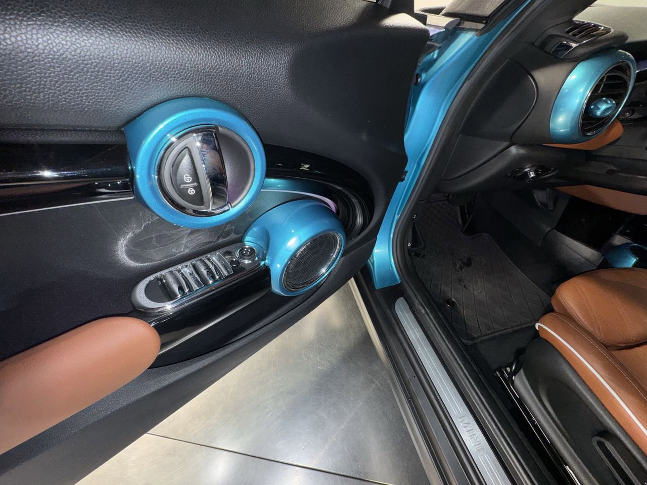 Used 2019 MINI Cooper Convertible w/ Signature Upholstery Package image 20