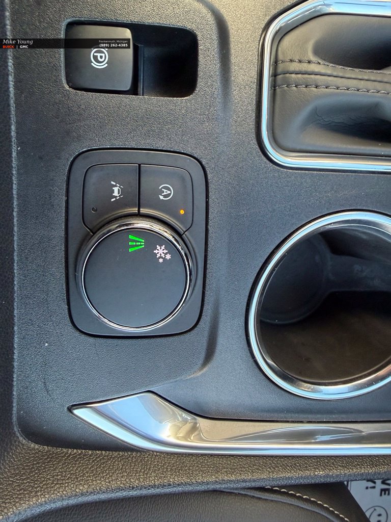 Used 2023 Chevrolet Traverse LT w/ LPO, Floor Liner Package FWD image 33