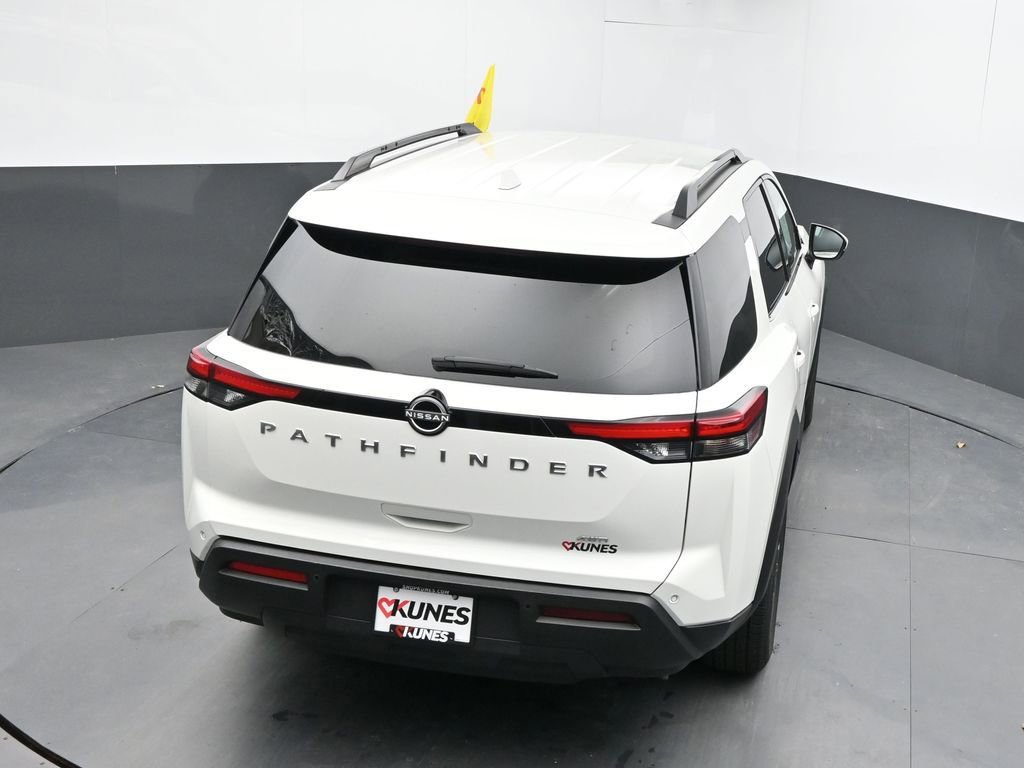 Used 2025 Nissan Pathfinder SV AWD/4WD image 43
