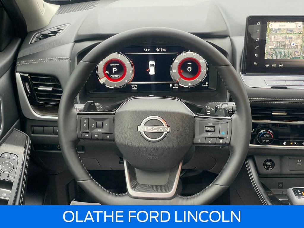 Used 2025 Nissan Rogue Platinum image 26