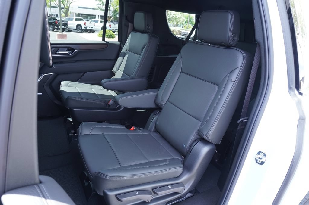 New 2026 GMC Yukon XL Denali w/ Denali Reserve Package AWD/4WD image 9