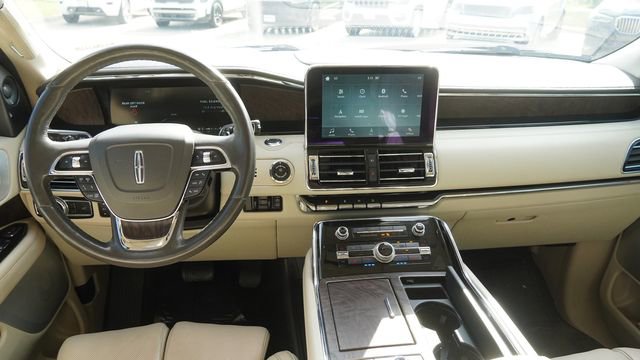 Used 2019 Lincoln Navigator L Reserve AWD/4WD image 16