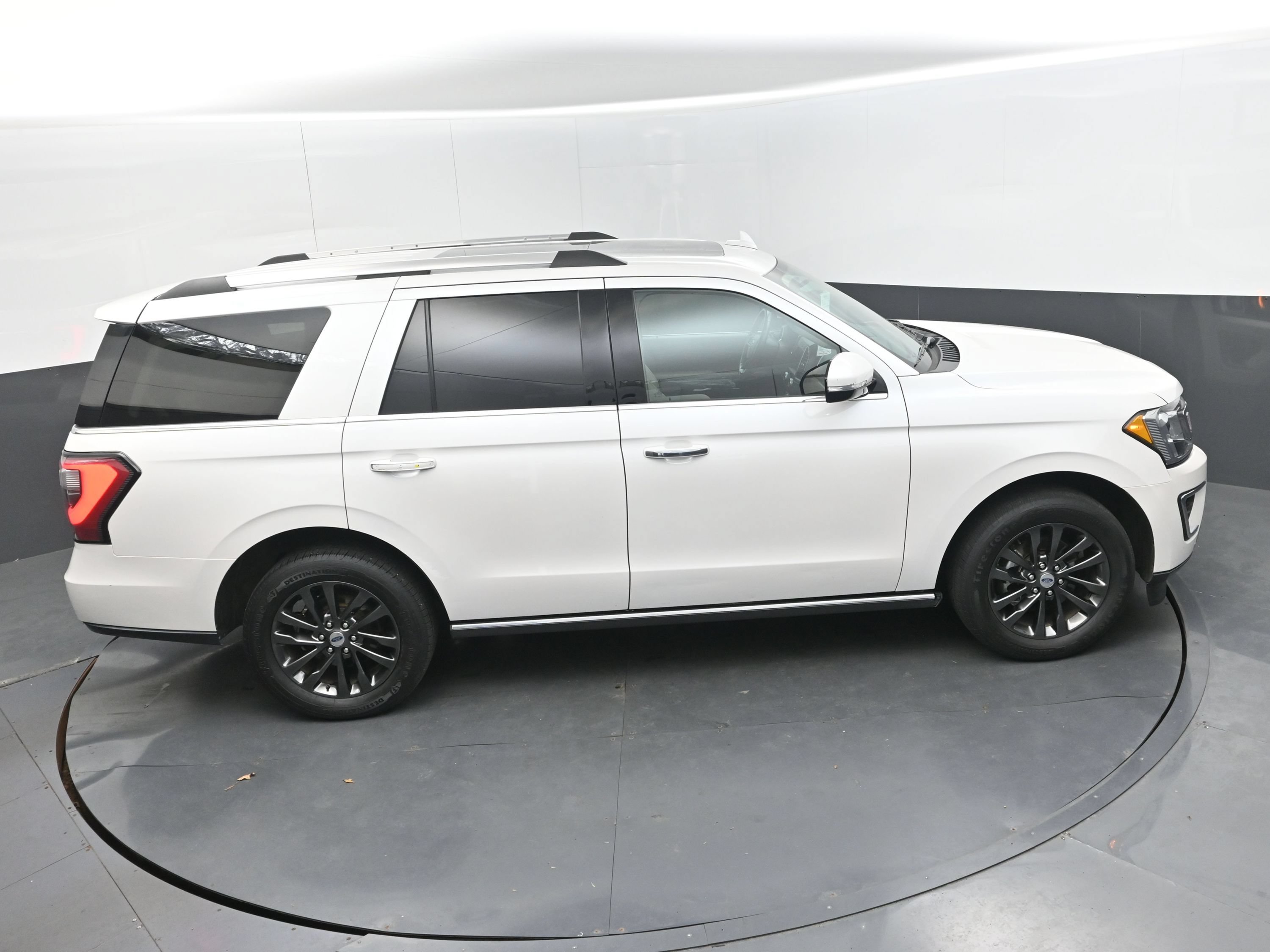 Used 2019 Ford Expedition Limited w/ Equipment Group 301A RWD image 41