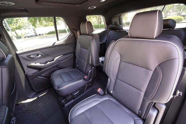 Used 2023 Chevrolet Traverse Premier w/ Redline Edition FWD image 23