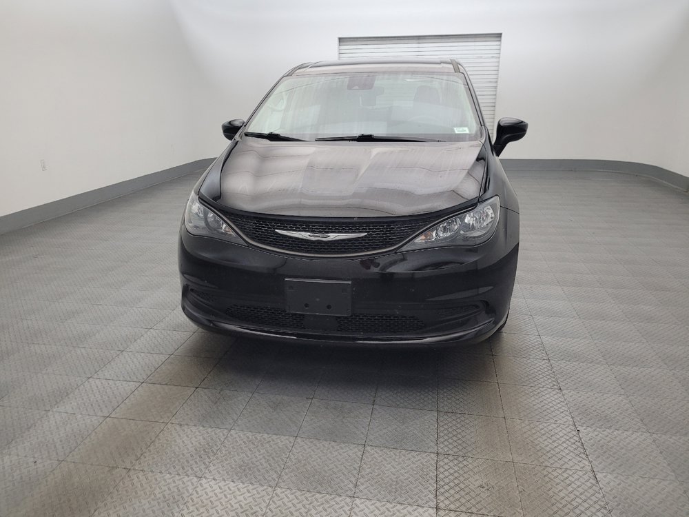Used 2024 Chrysler Voyager LX FWD image 15