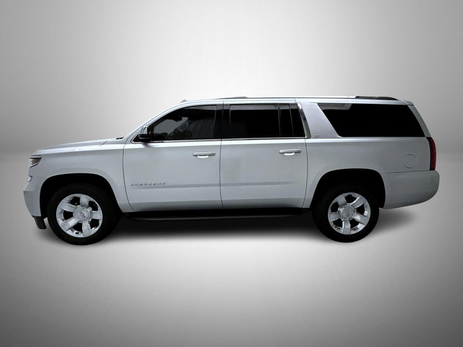 Used 2018 Chevrolet Suburban LT image 8