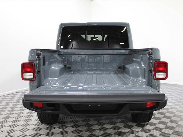 Used 2025 Jeep Gladiator Sport AWD/4WD image 14