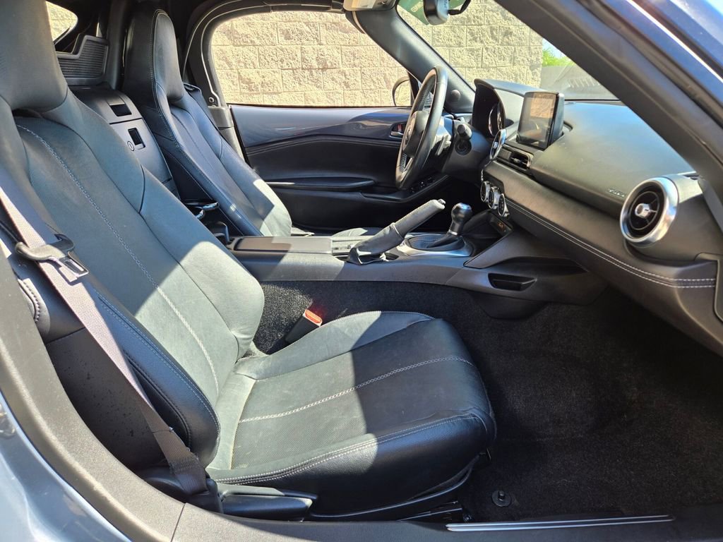 Used 2021 MAZDA MX-5 Miata Grand Touring RWD image 16