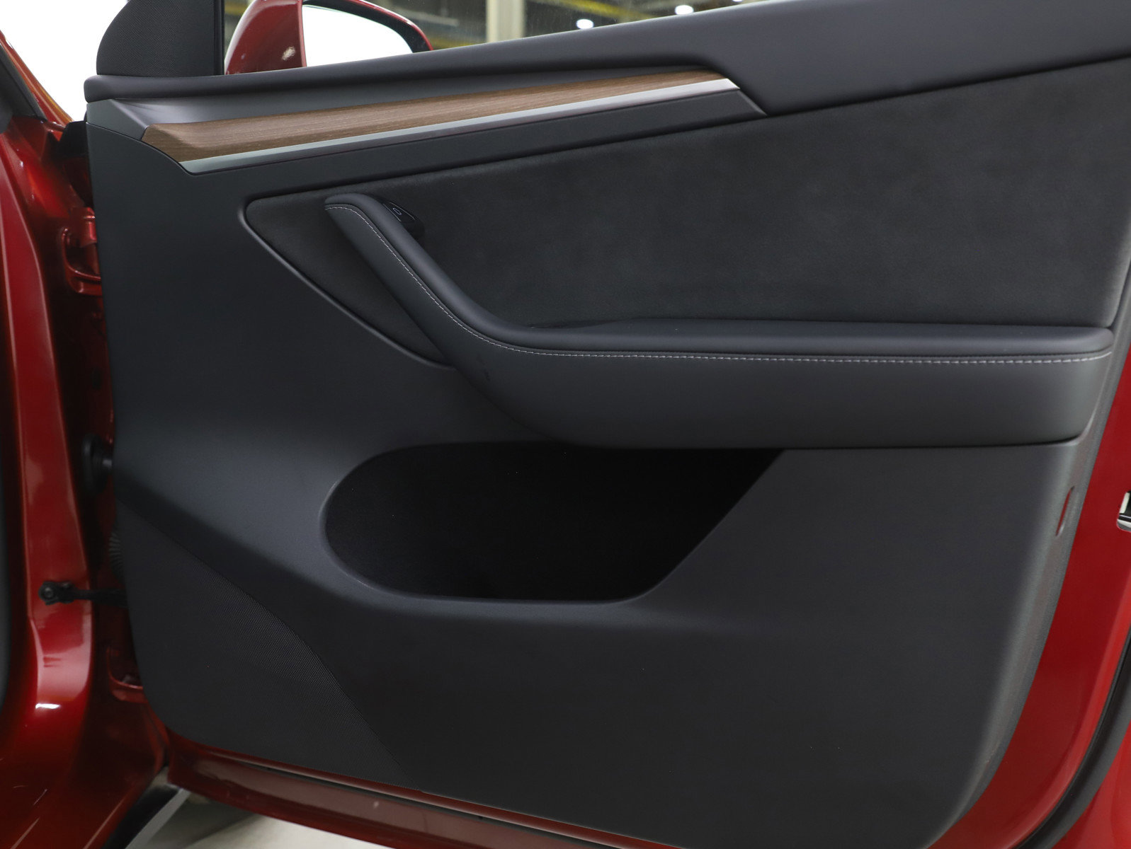 Used 2025 Tesla Model Y Long Range image 9