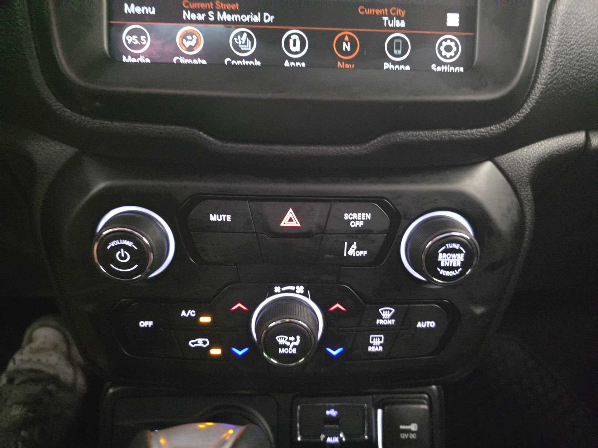 Used 2022 Jeep Renegade Altitude w/ Convenience Group AWD/4WD image 23
