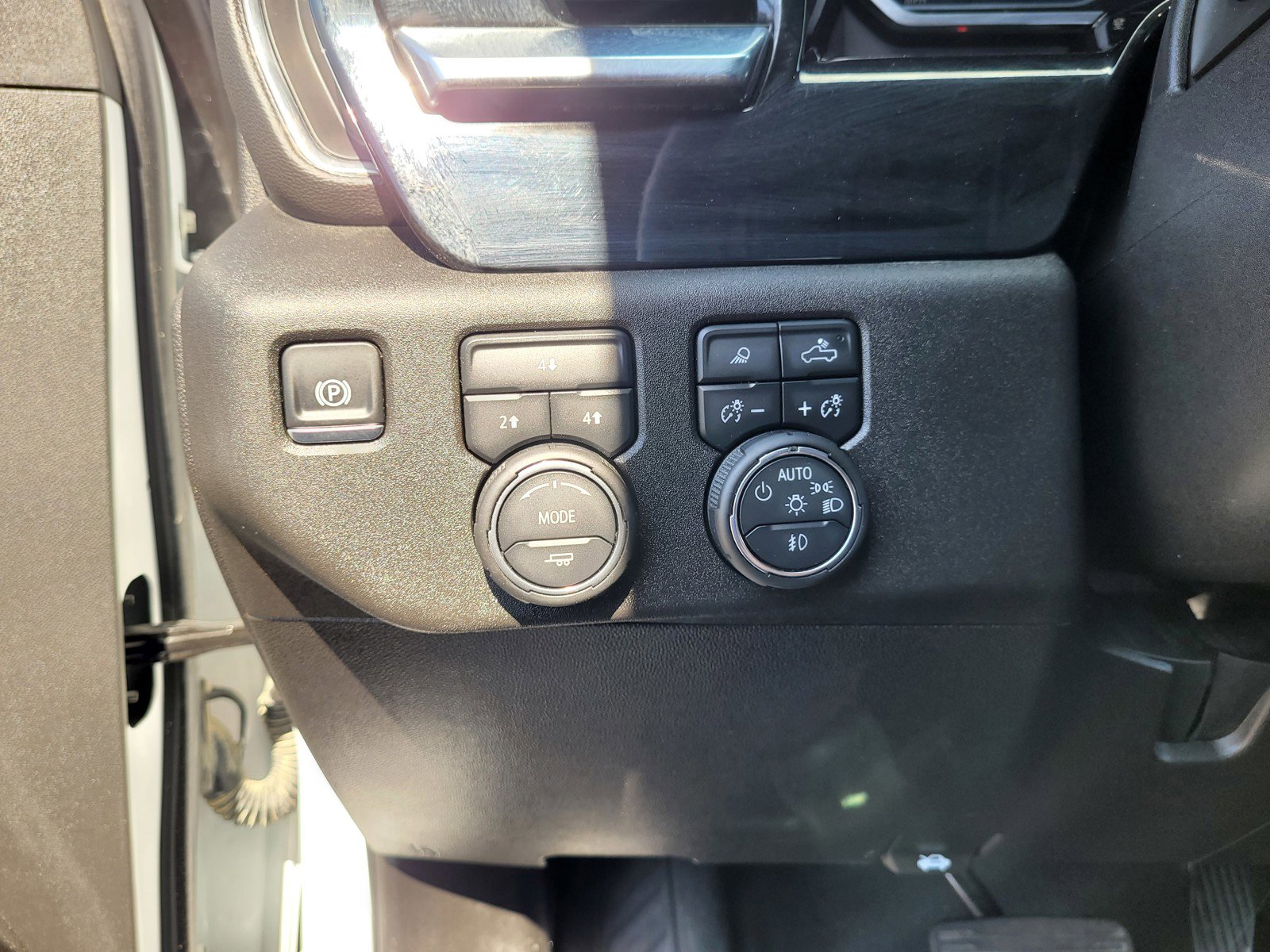 Used 2025 Chevrolet Silverado 2500 LT w/ Safety Package image 25