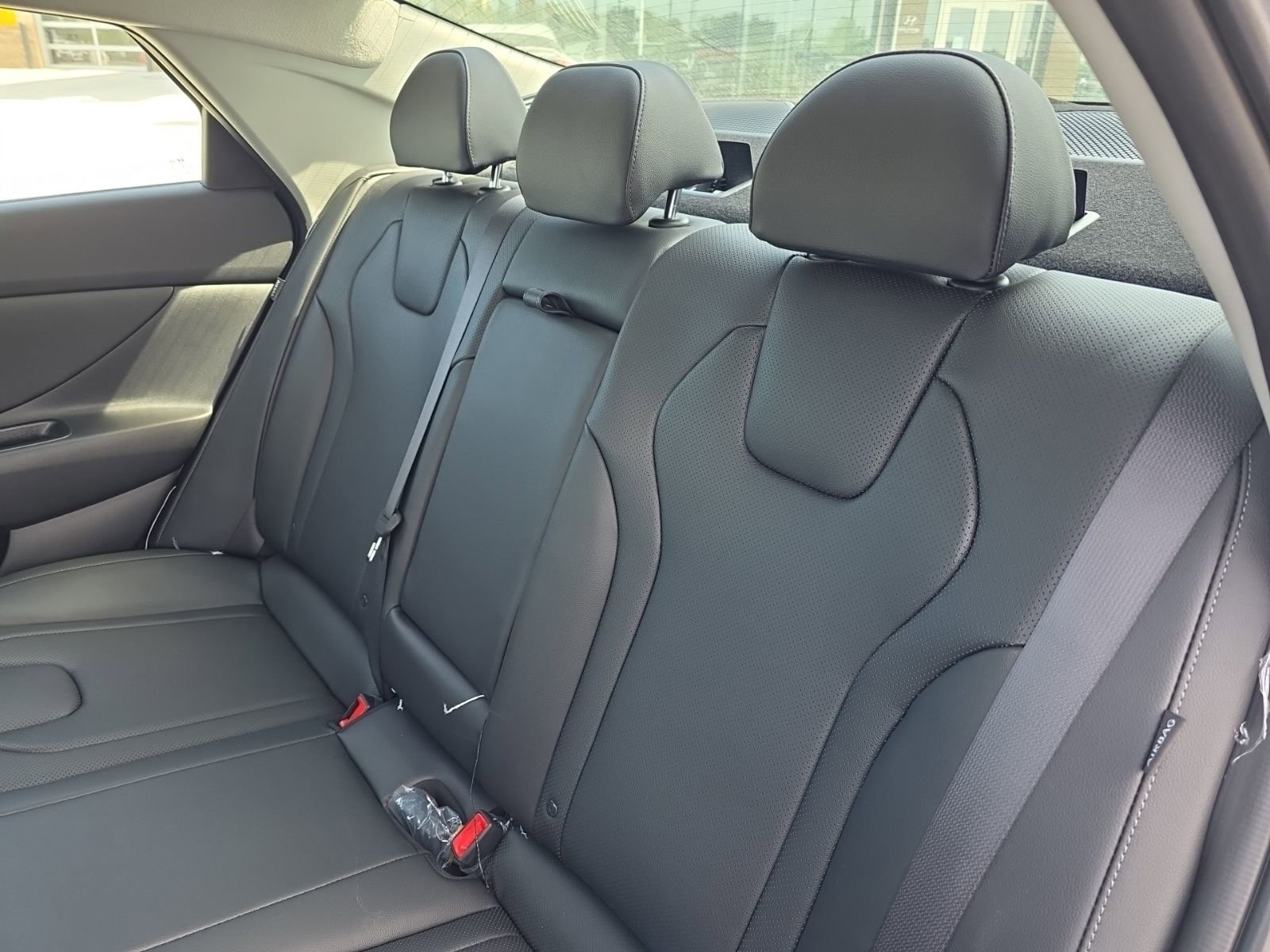 New 2025 Hyundai Elantra Limited image 31