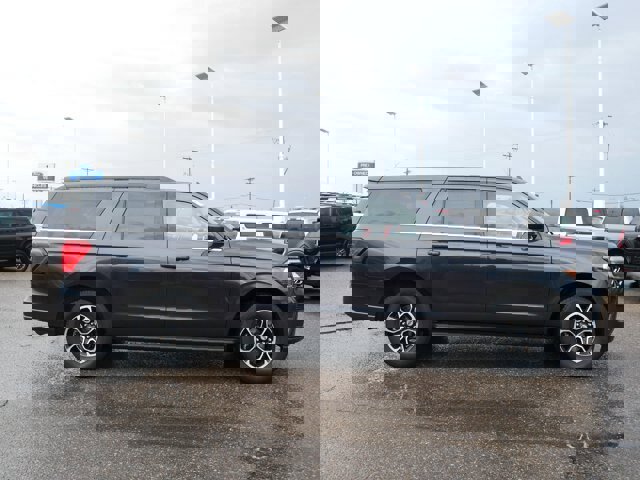 Certified 2023 Ford Expedition Max XLT image 2