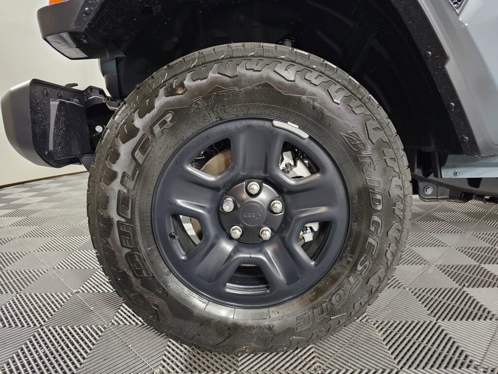 New 2025 Jeep Gladiator Sport image 10