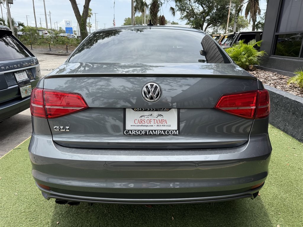 Used 2018 Volkswagen Jetta GLI FWD image 5