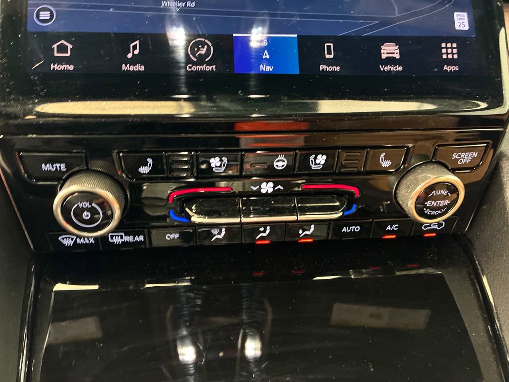 Used 2023 Jeep Grand Cherokee L Summit w/ Advanced Protech Group IV AWD/4WD image 22