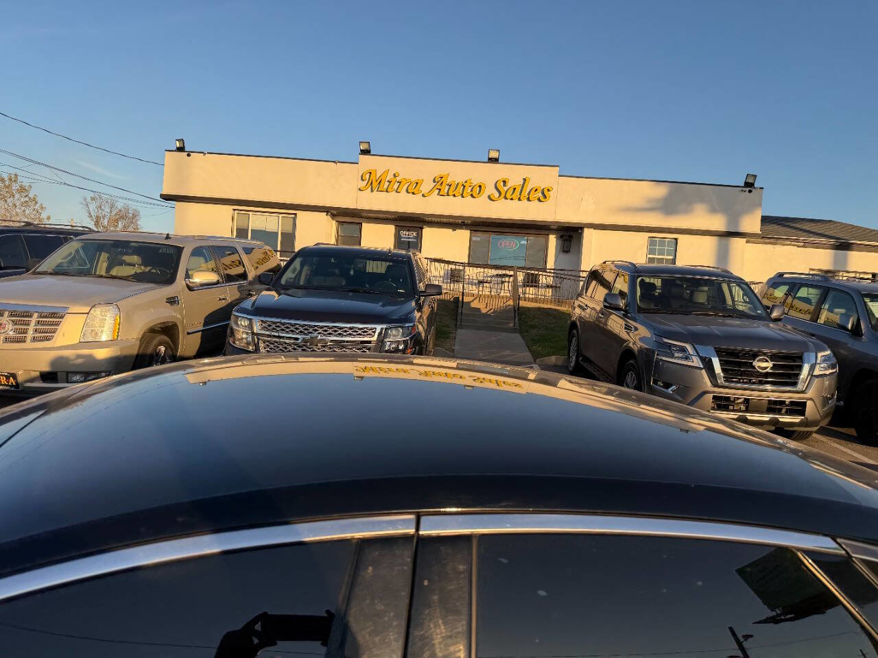 Used 2017 Lincoln MKZ Premiere image 9