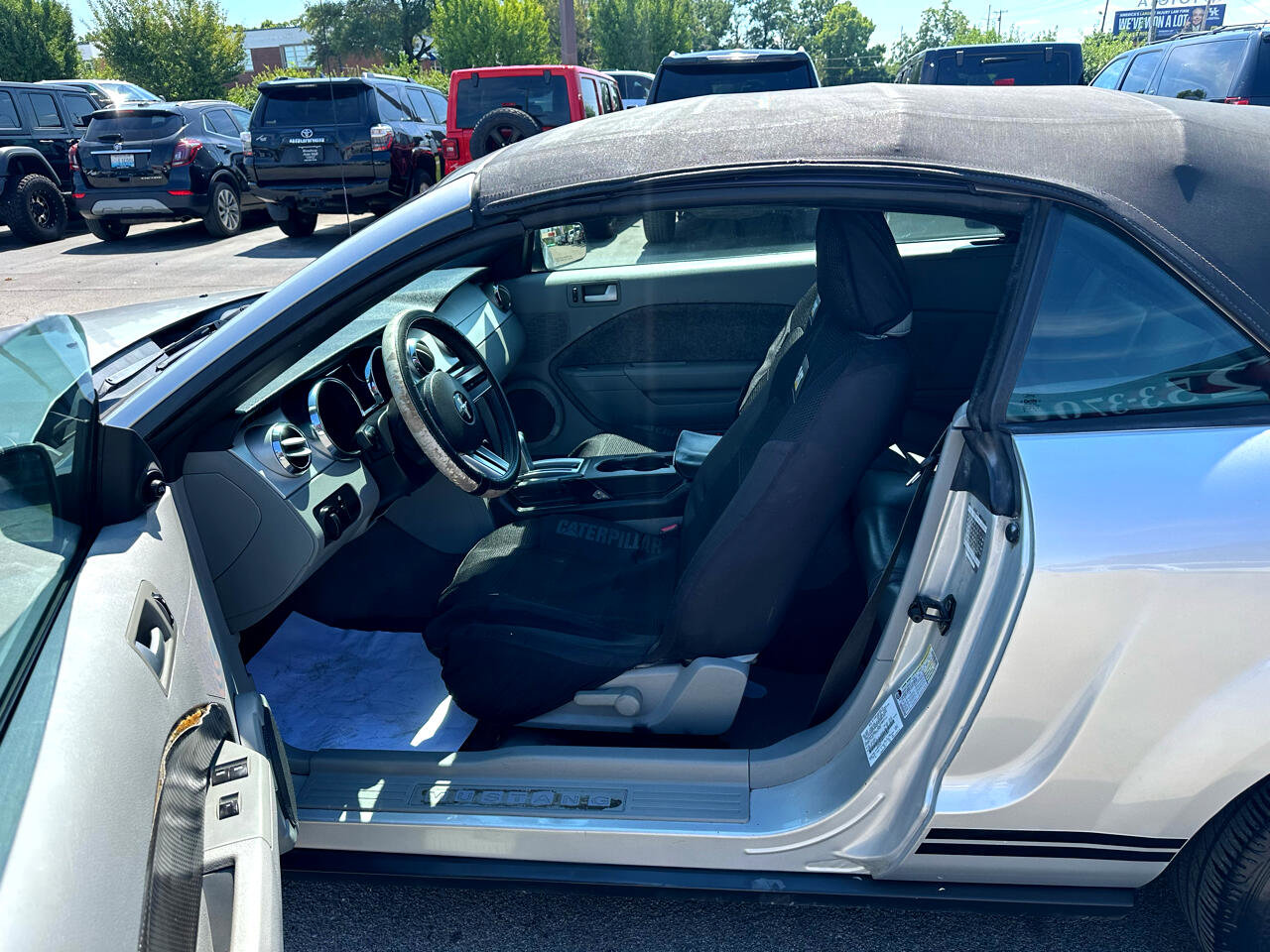 Used 2009 Ford Mustang Convertible image 13