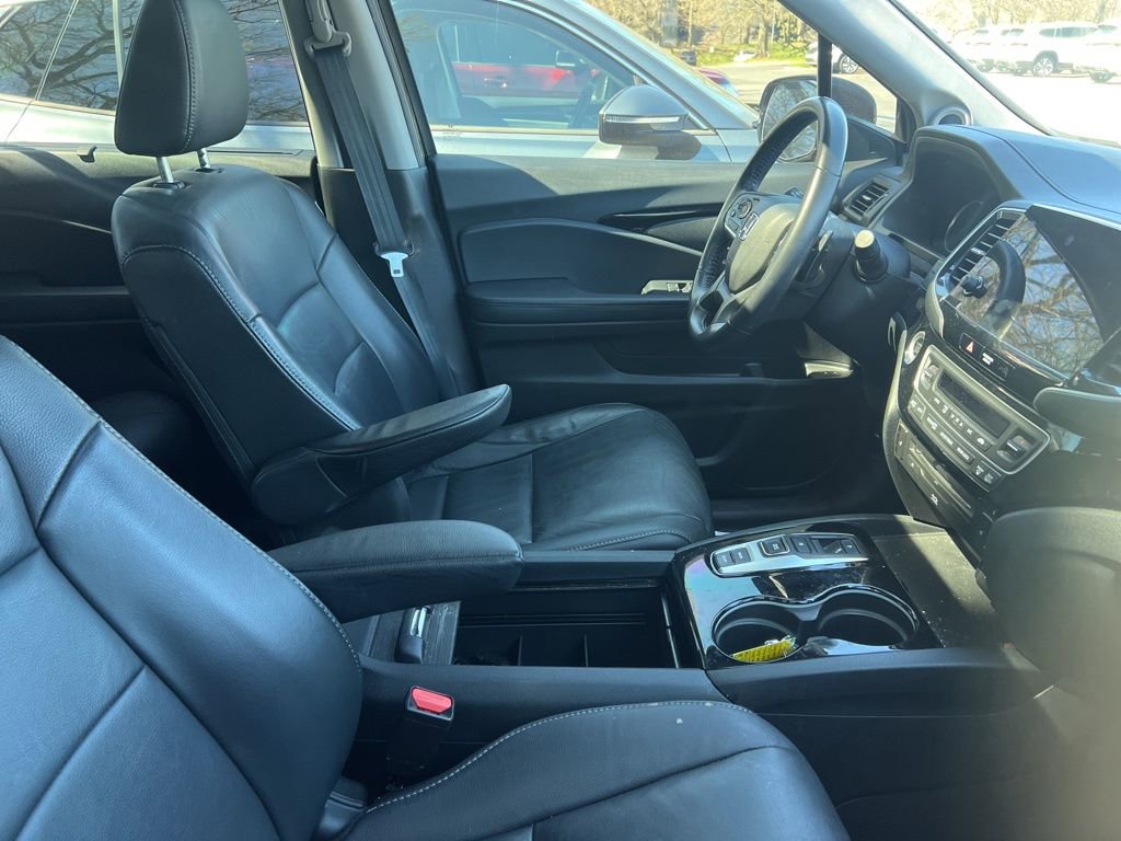 Used 2022 Honda Pilot Touring image 9