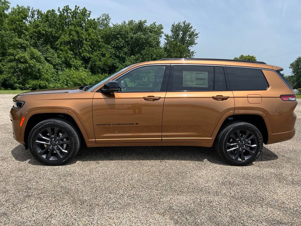 New 2026 Jeep Grand Cherokee L Limited AWD/4WD image 2