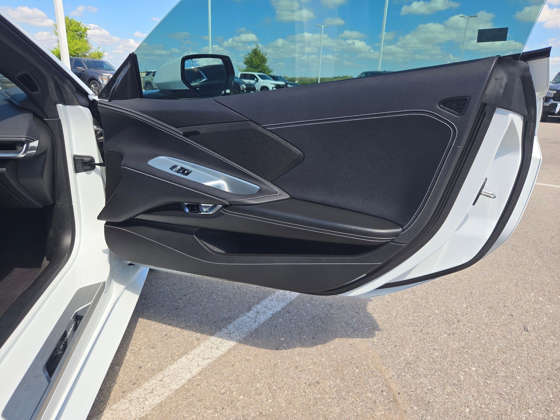 Used 2025 Chevrolet Corvette Stingray Coupe w/ 1LT image 24