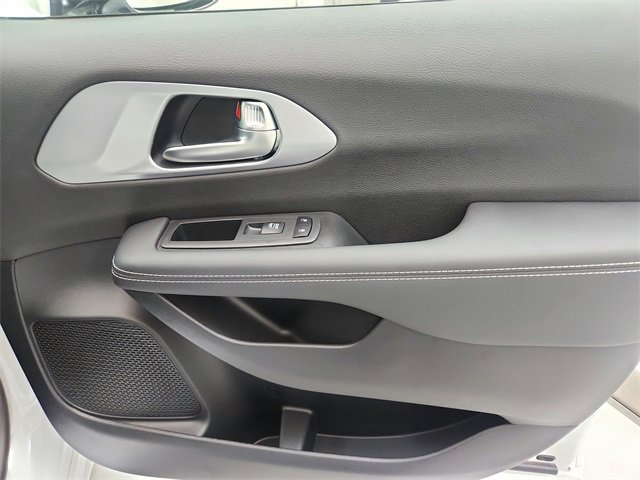 New 2026 Chrysler Pacifica Limited w/ S Appearance Package image 42
