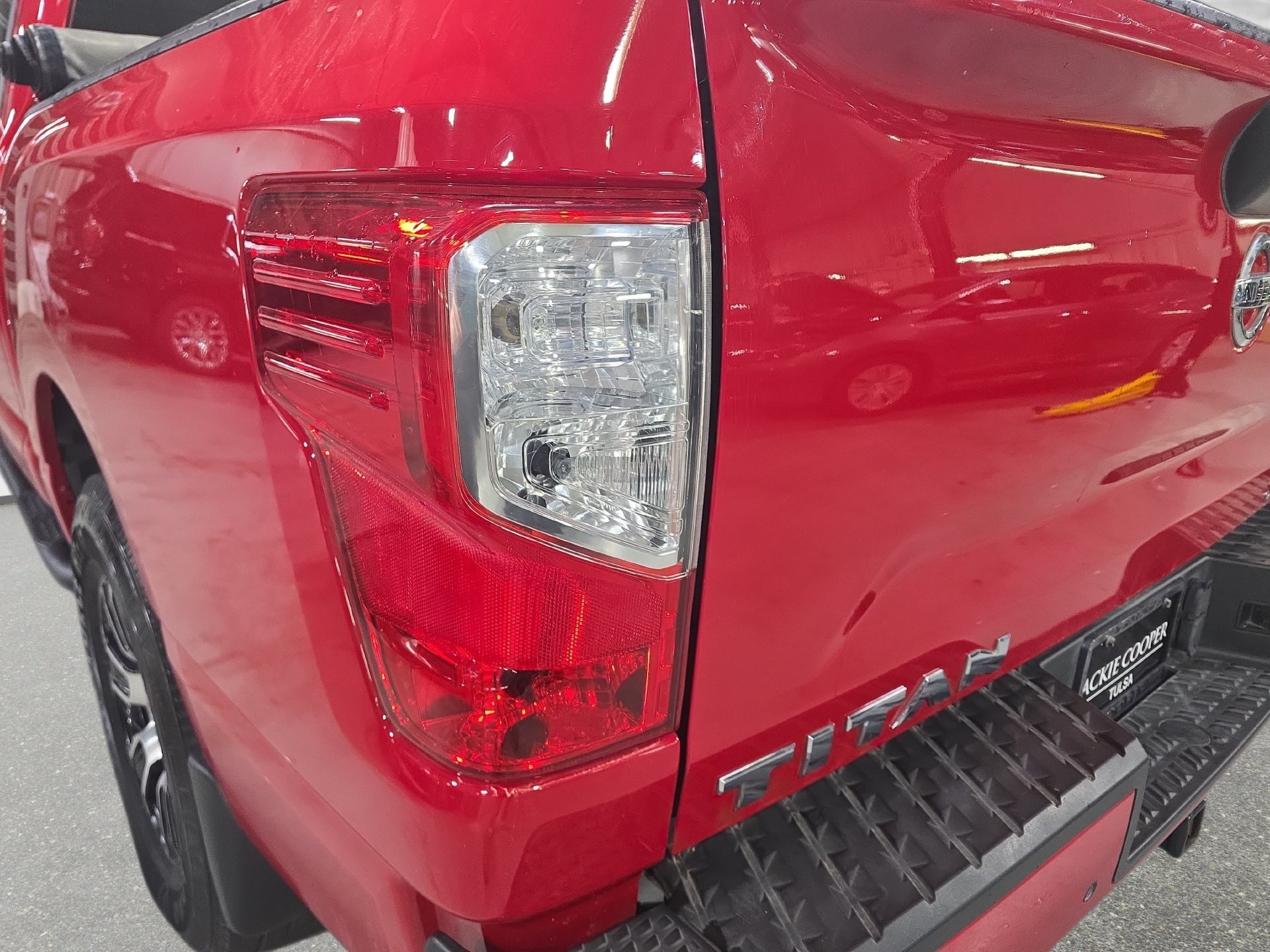Used 2021 Nissan Titan SV w/ Accessory Utility Package AWD/4WD image 33