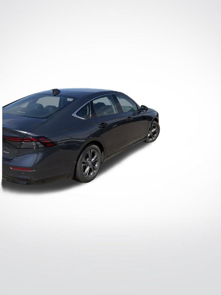 Used 2024 Honda Accord EX-L image 9